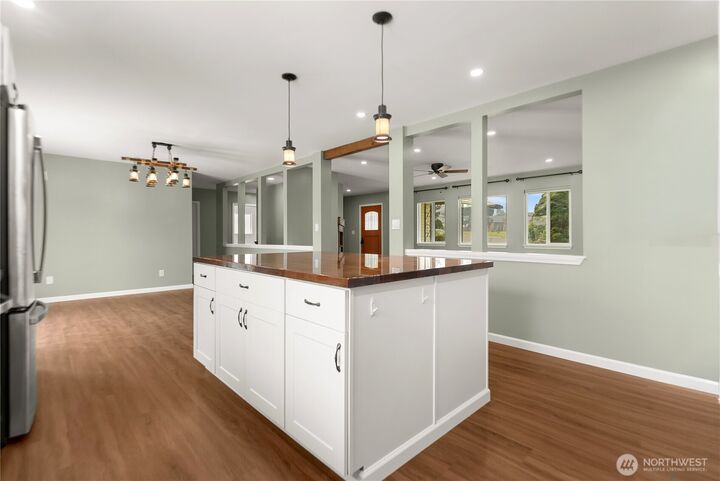 Property Photo: 717 Ridge Drive W WA 98841