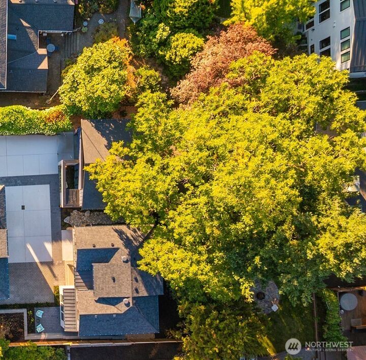 Property Photo:  634 + 636  Eleventh Avenue  WA 98033 