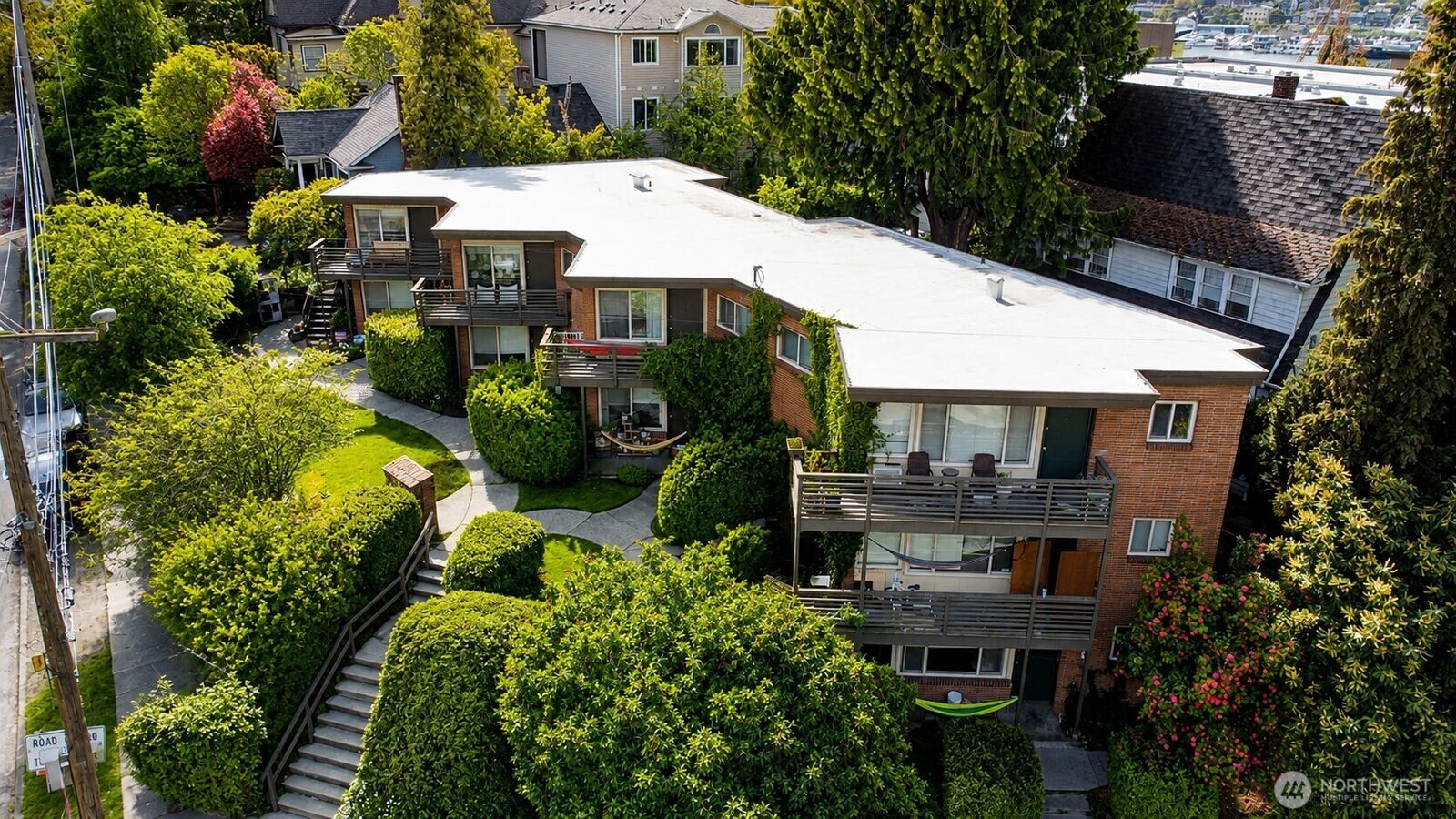 Property Photo: 3261 Fuhrman Avenue E WA 98102