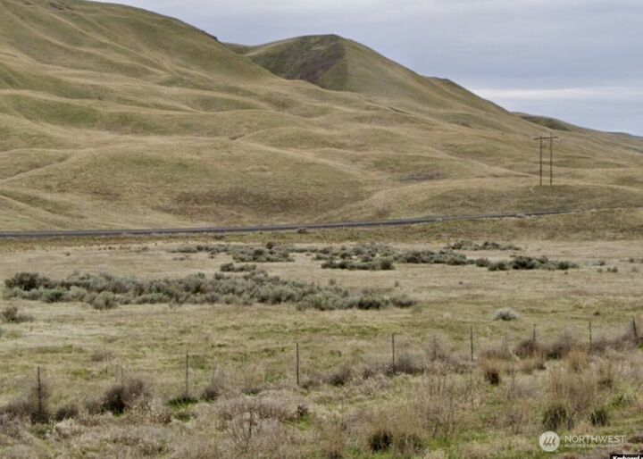 Property Photo: 56301 W Yakitat Road WA 99320