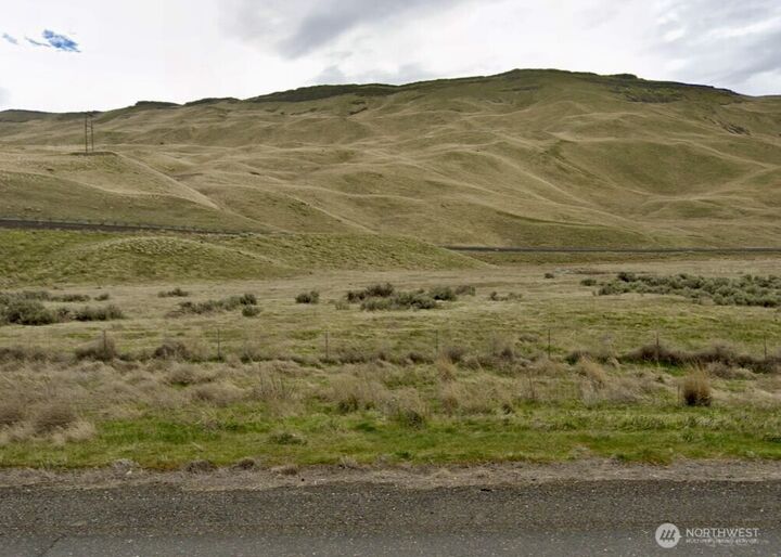 Property Photo: 56301 W Yakitat Road WA 99320