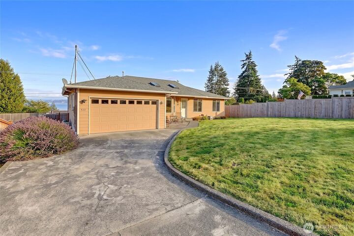 Property Photo:  510  Sunnycrest Lane  WA 98282 