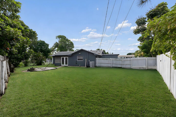 Property Photo: 415 SW 7th Court FL 33435