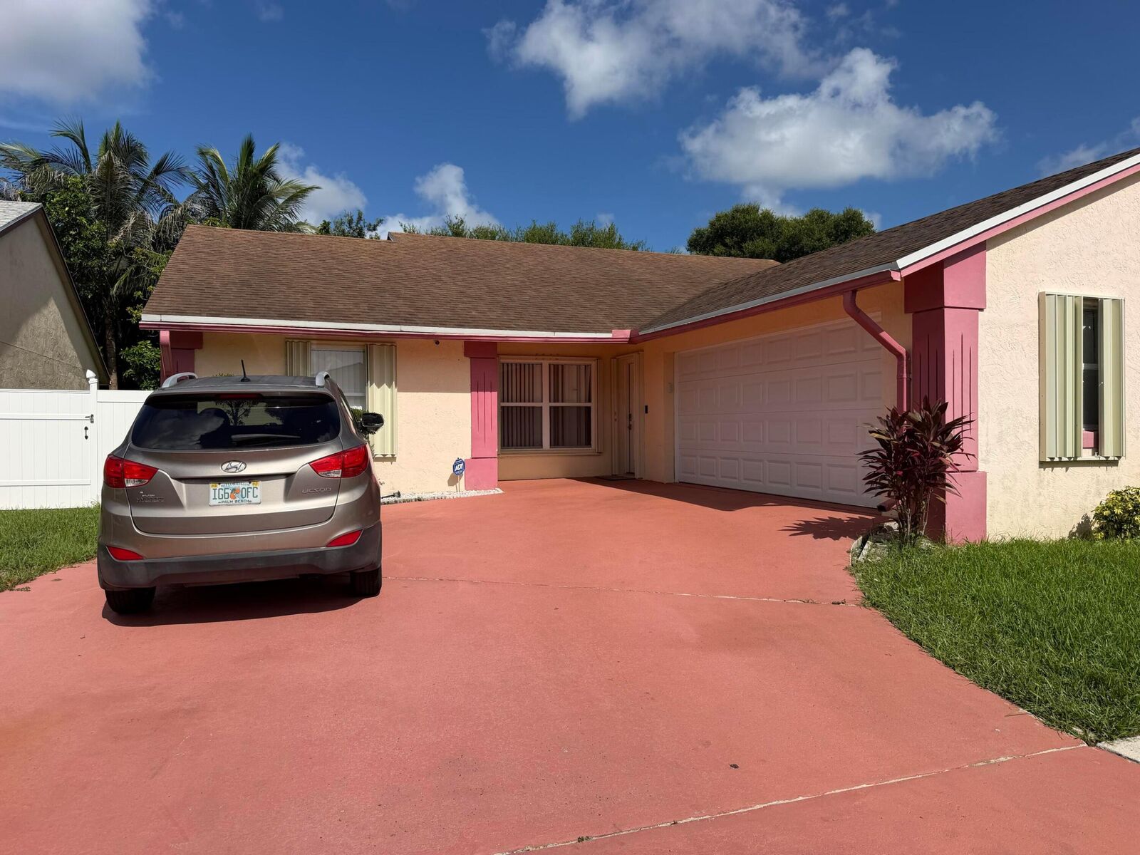 Property Photo: 5842 Lake George Place FL 33463