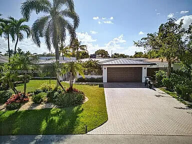 Property Photo:  2125 NE 17th Terrace  FL 33305 