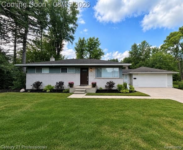 Property Photo:  6676 Northview Drive  MI 48346 