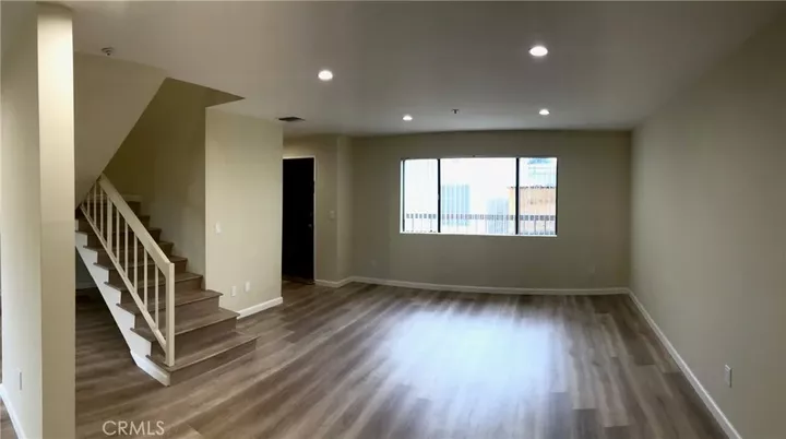 Property Photo:  604 W Milford Street 2  CA 91203 