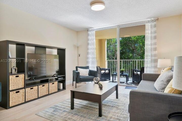 Property Photo:  19999 E Country Club Dr 1206  FL 33180 