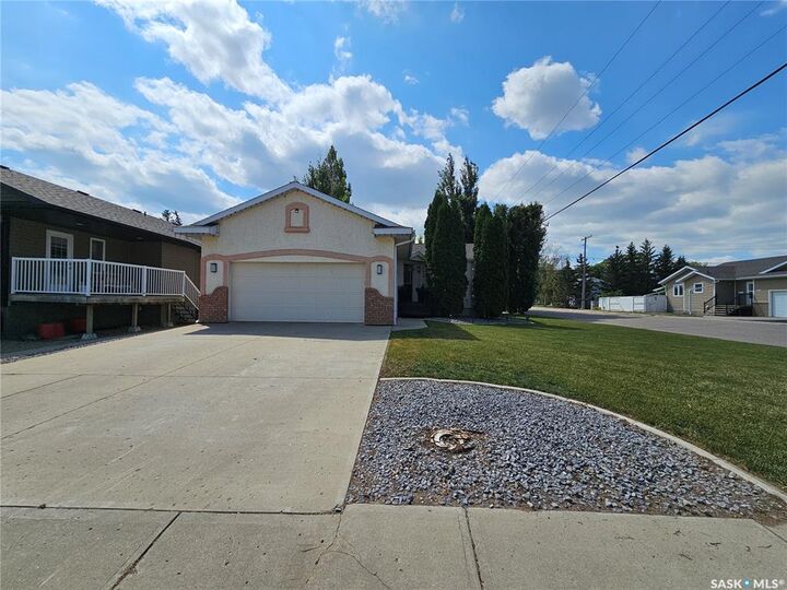 Property Photo: 296 2nd Avenue W SK S0K 4L0