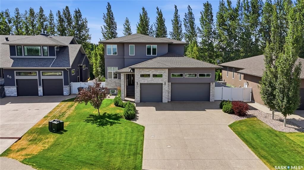 Property Photo: 84 Motherwell Drive SK S4L 0C7