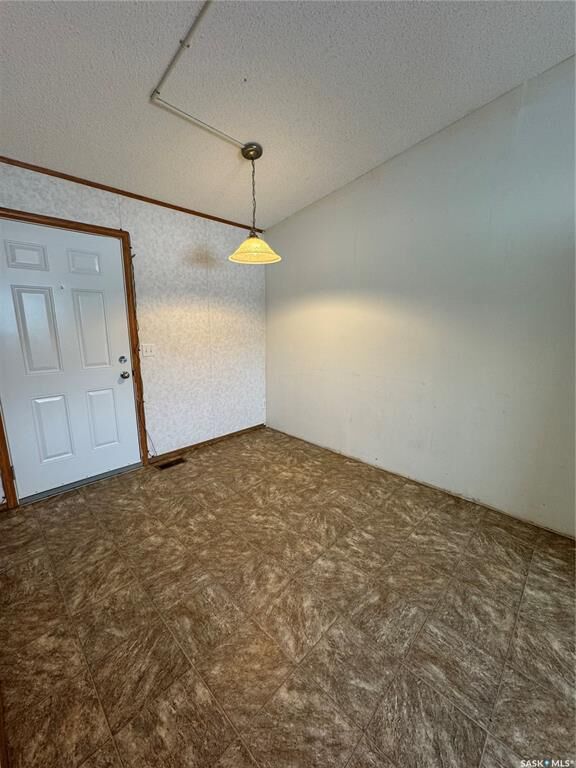 Property Photo: 701 2nd Avenue E SK S0J 2E0