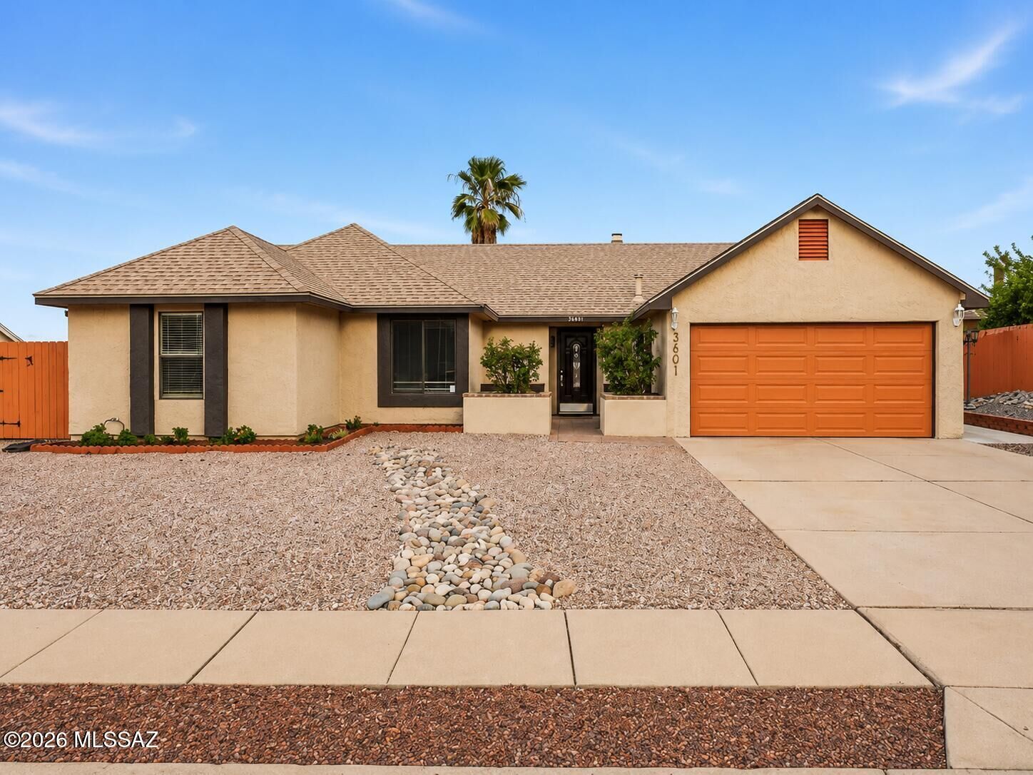 Property Photo: 2801 W Calle De Dalias AZ 85745