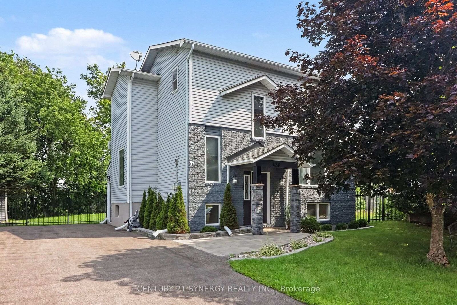 Property Photo: 436 Yves Street ON K4K 1E9