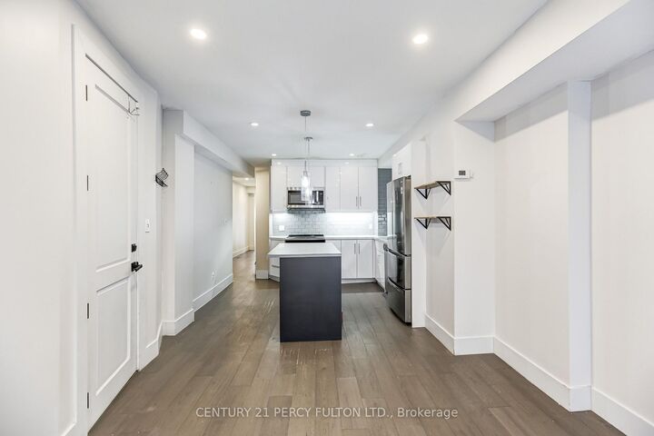 Photo de la propriété:  1989 Davenport Road Main Floor - # 1  ON M6N 1C5 