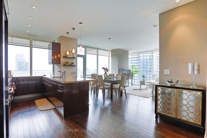 Property Photo:  80 John Street 4002  ON M5V 3X4 
