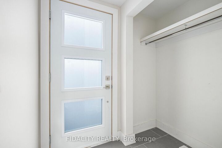 Property Photo: 1030 Maitland Avenue ON K2C 2B6