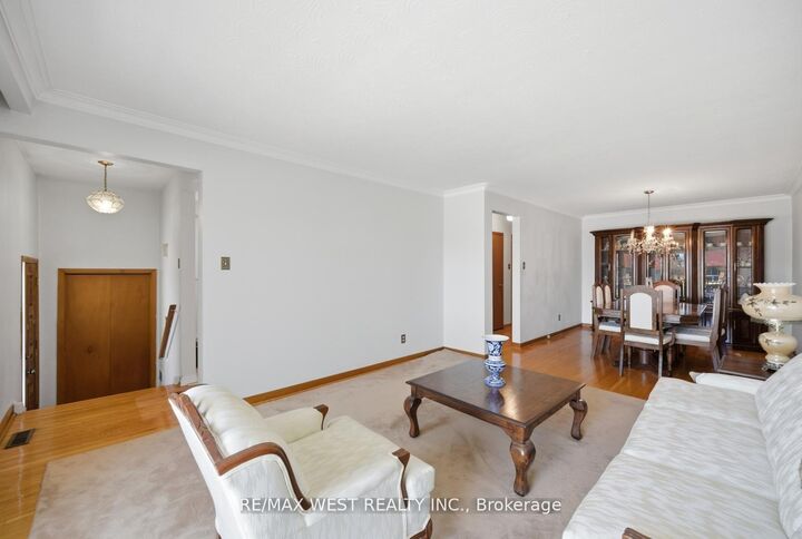 Property Photo:  111 Shoreham Drive  ON M3N 1S8 