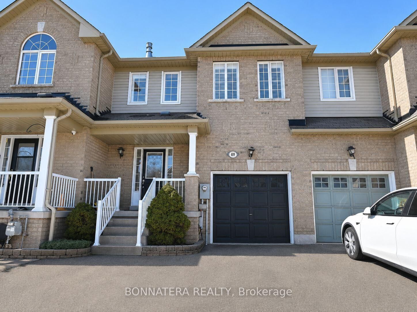 Property Photo:  409 Hobbs Crescent  ON L9T 0J2 