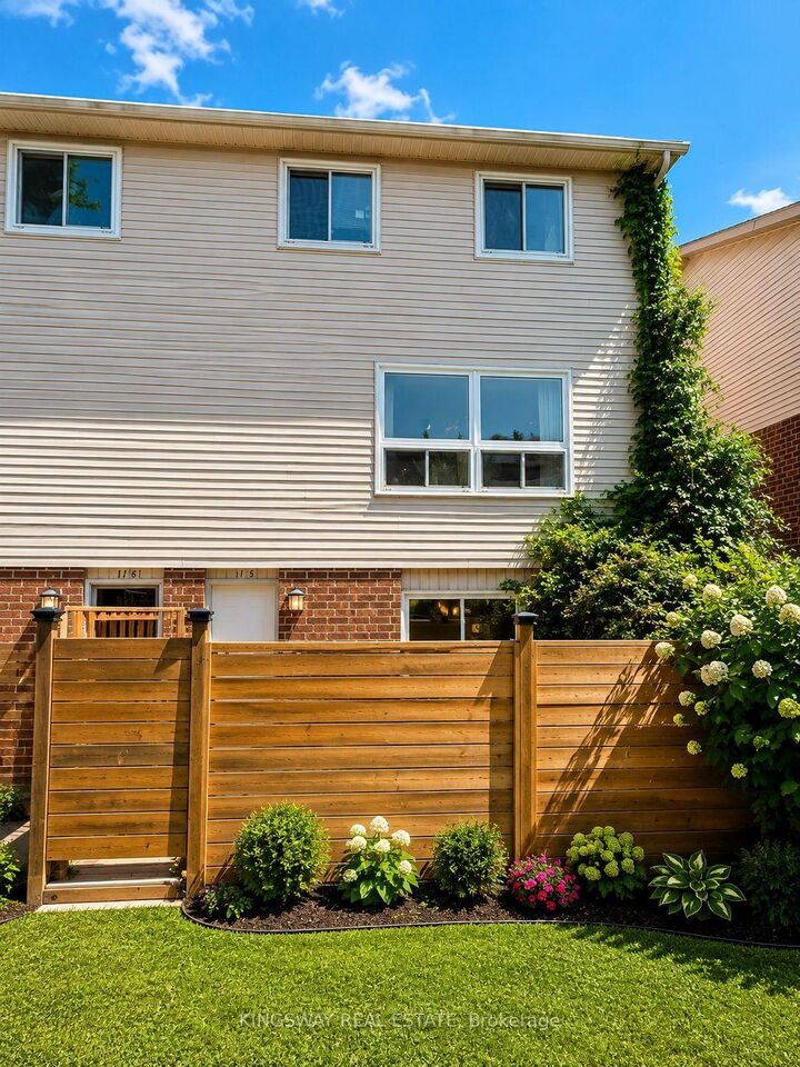Property Photo:  450 Pond Mills Road #15  ON N5Z 4X2 