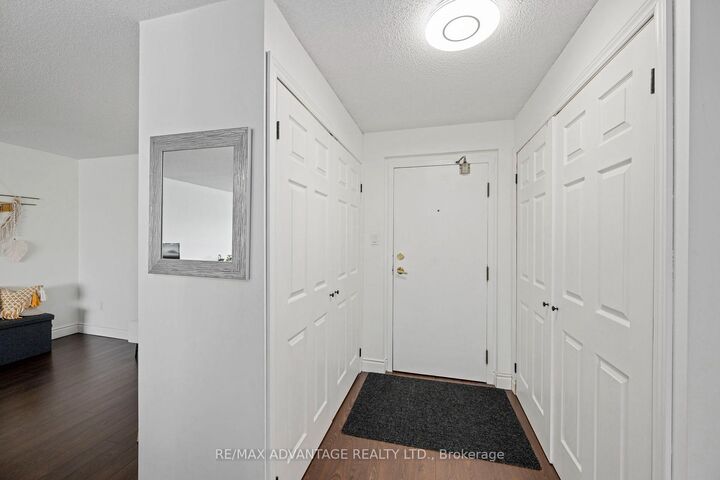 Property Photo:  570 Proudfoot Lane 708  ON N6H 4Z1 