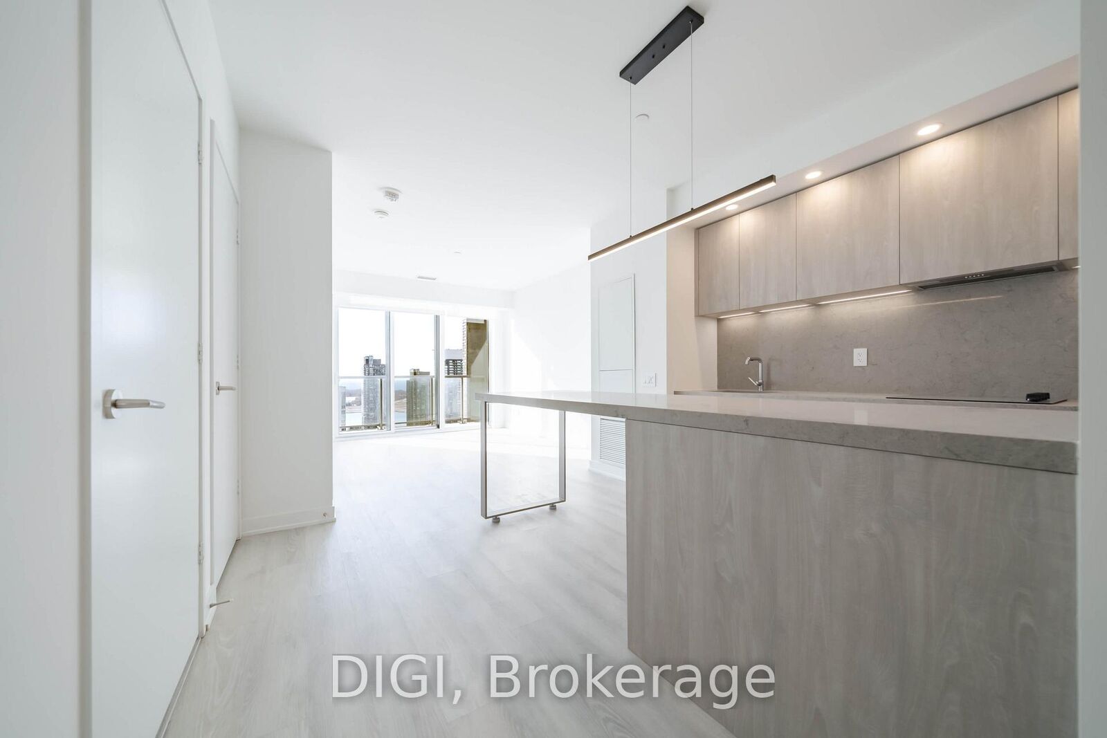 Property Photo:  57 Spadina Avenue 2004  ON M5V 0T9 