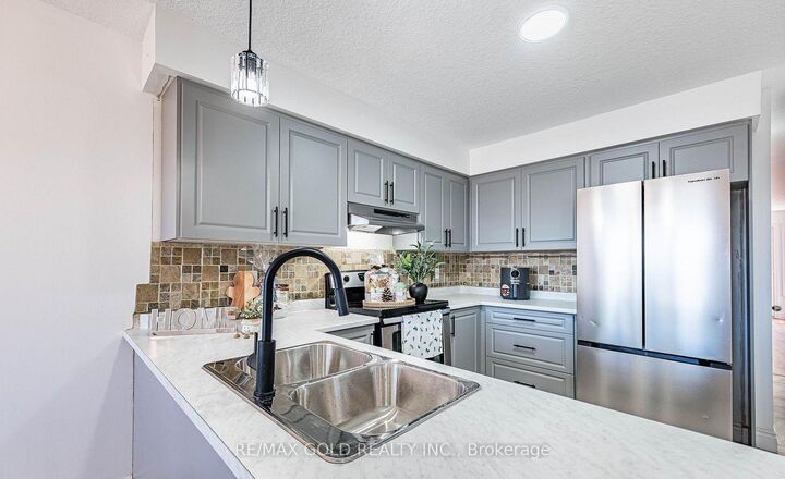 Property Photo:  50 Howe Drive 5A  ON N2E 0A3 