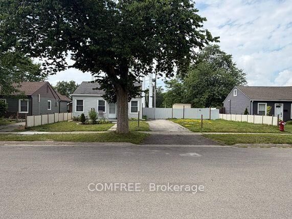 142 McArthur Avenue — photo 1