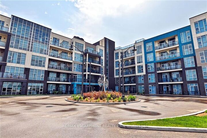 10 Concord Place 117 — photo 1