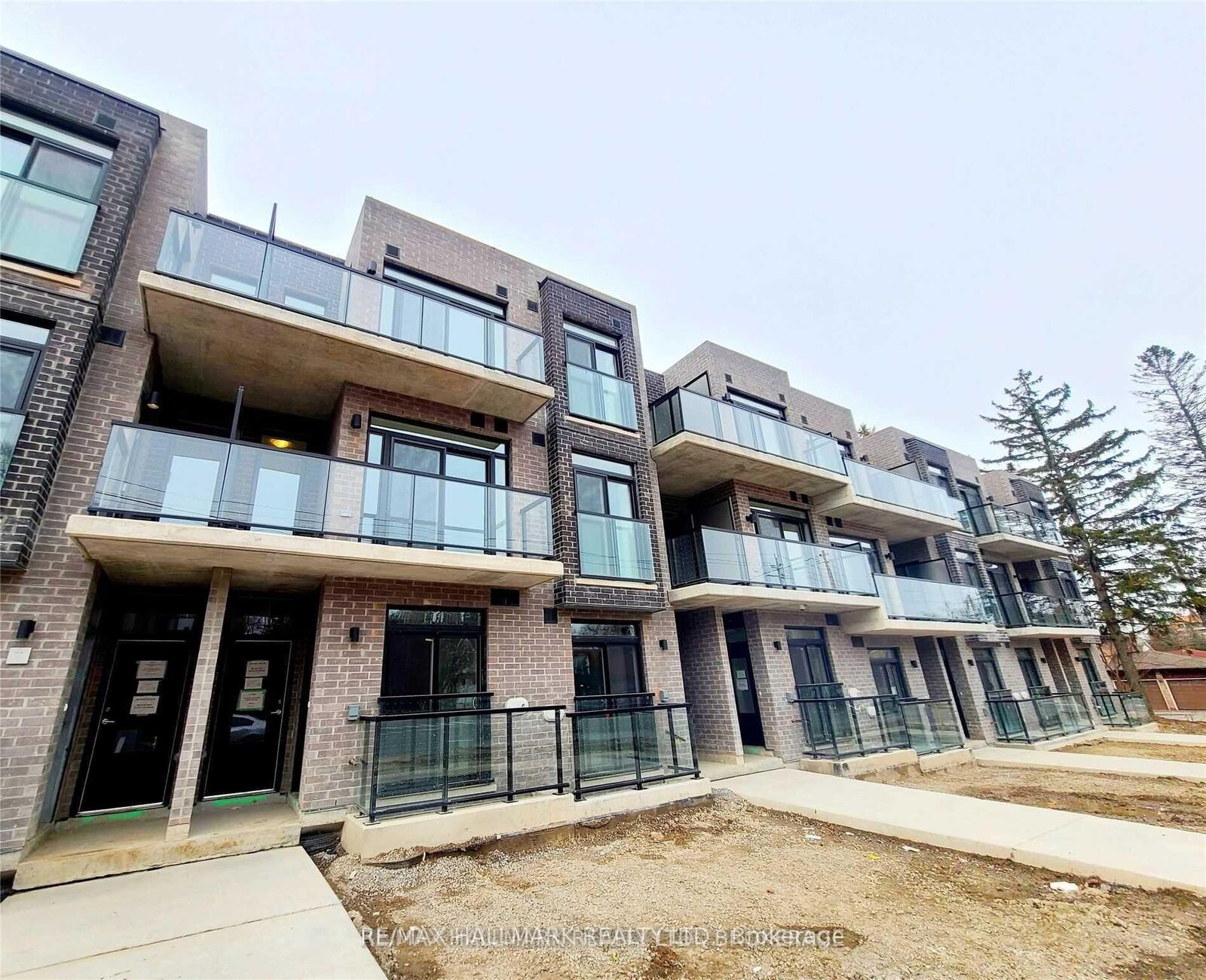 Property Photo:  262 Finch Avenue E 8  ON M2N 0L3 