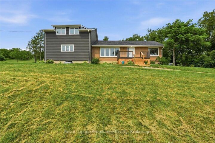 Property Photo:  1080 Smith Street  ON K0K 1H0 