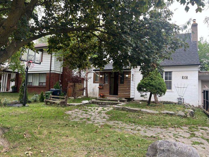 Property Photo:  35 Luverne Avenue  ON M3H 1R7 