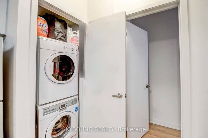 Photo de la propriété:  1720 Simcoe Street N 23 - Room 1  ON L1G 0C3 