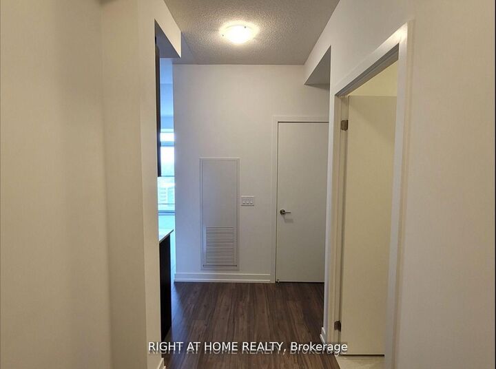 Property Photo:  55 55 Duke Street W 1809  ON N2H 0C9 