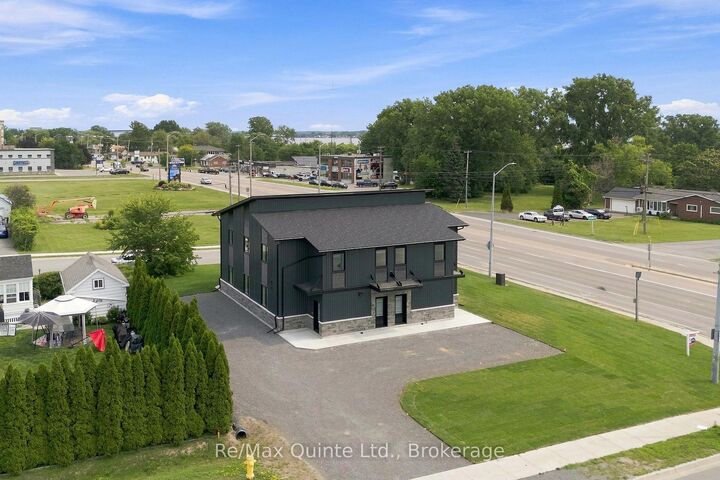 Property Photo:  5 Sienna Avenue C  ON K8P 4G5 