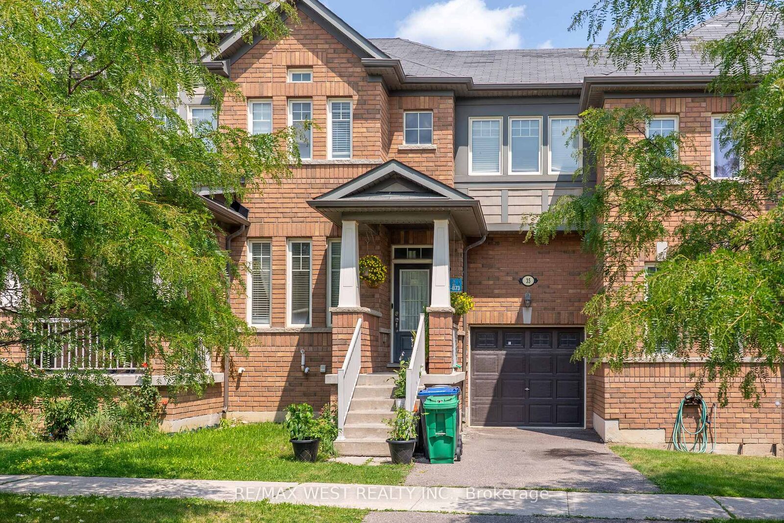 Property Photo:  35 Sky Harbour Drive  ON L6Y 0C1 