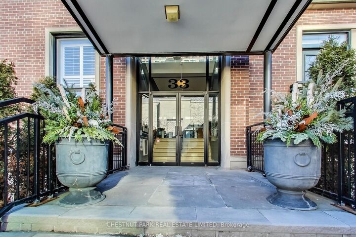 Property Photo: 33 Price Street 44 ON M4W 1Z1