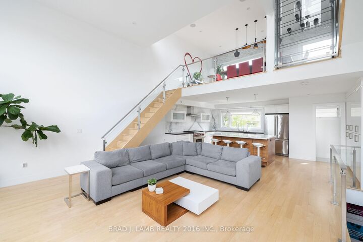 Property Photo: 16 Egerton Lane N ON M5T 2P5