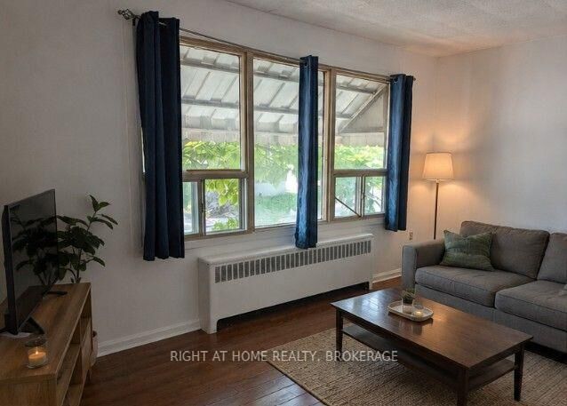 Property Photo:  60 Richmond Avenue 2  ON L2R 3W7 