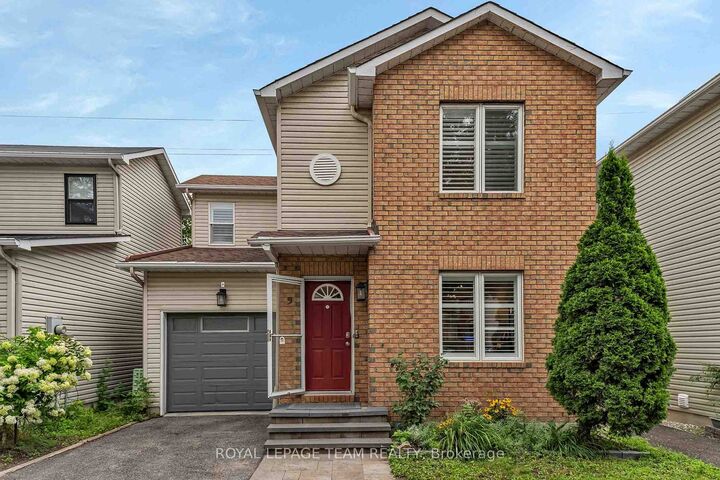 583 Tweedsmuir Avenue 9 — photo 1