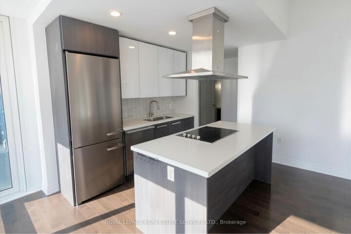 Property Photo:  8 The Esplanade N/A 2802  ON M5E 0A6 