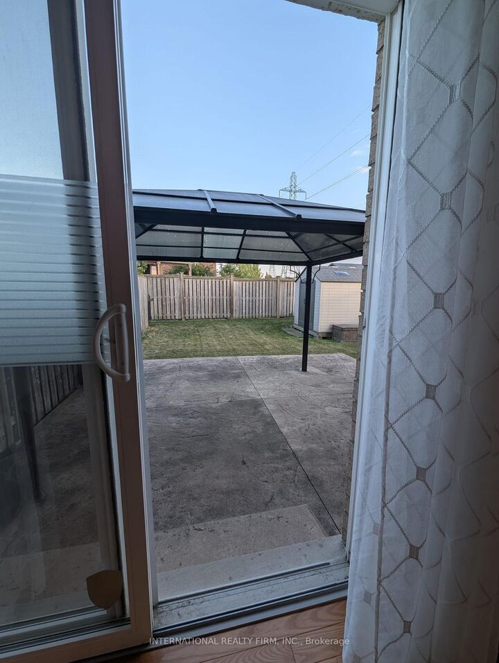 Property Photo:  69 Periwinkle Drive  ON L0R 1P0 