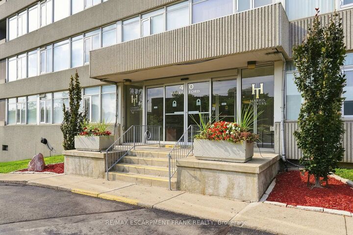 Property Photo:  40 Harrisford Street 904  ON L8K 6N1 