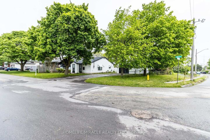 Property Photo:  15 Spiers Crescent  ON N1R 3A9 