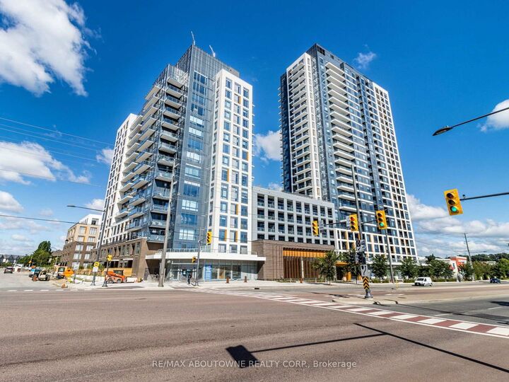 Property Photo:  7950 Bathurst Street 613  ON L4J 0L4 
