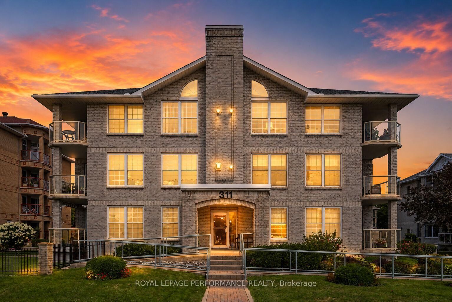 Property Photo:  311 Water Street W 204  ON K6J 1A5 