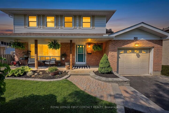 12 Davies Crescent — photo 1