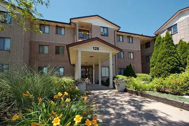 Property Photo:  128 St Augustine Drive 118  ON L2P 3X6 