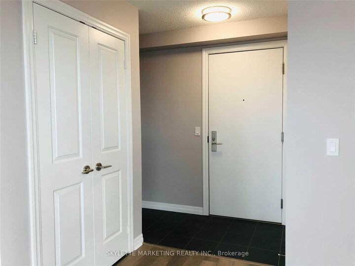 Property Photo: 275 Yorkland Road 2203 ON M2J 0B4