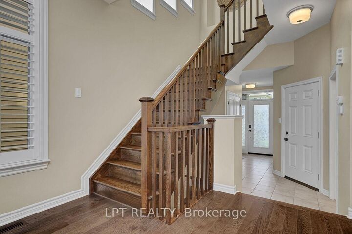 Property Photo:  416 Warmstone Drive  ON K2S 0W2 
