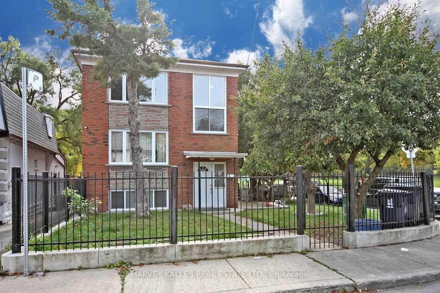 Property Photo:  149 Kitchener Avenue Unit B  ON M6E 2B9 